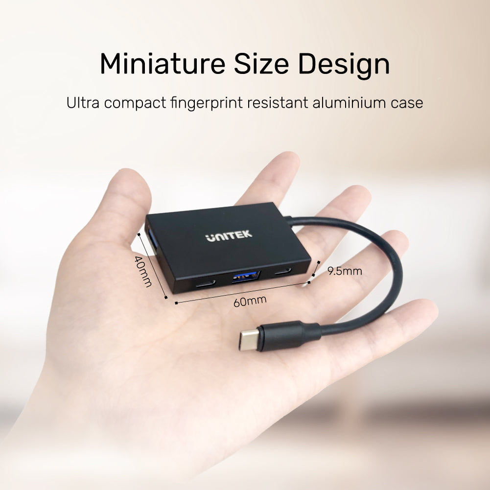 uHUB Q4 Advanced 4-in-1 USB-C Hub in 10Gbps