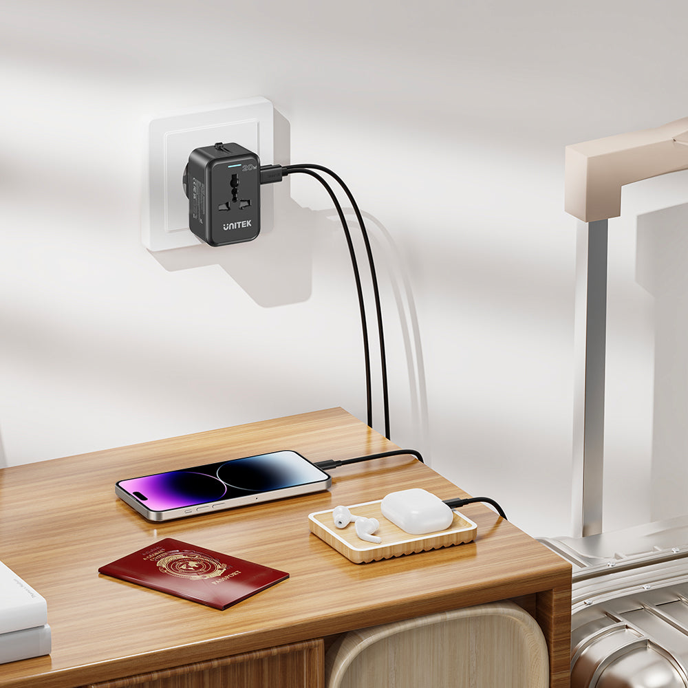 20W 全球通用旅行充電器